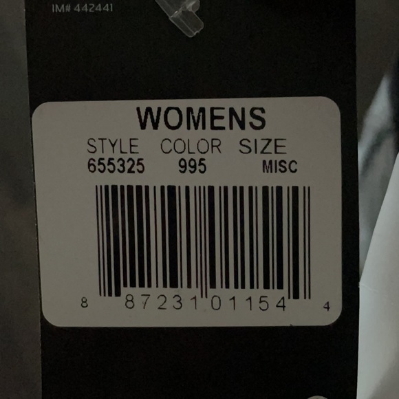 Women’s Nike Athletic Set - Picture 7 of 8